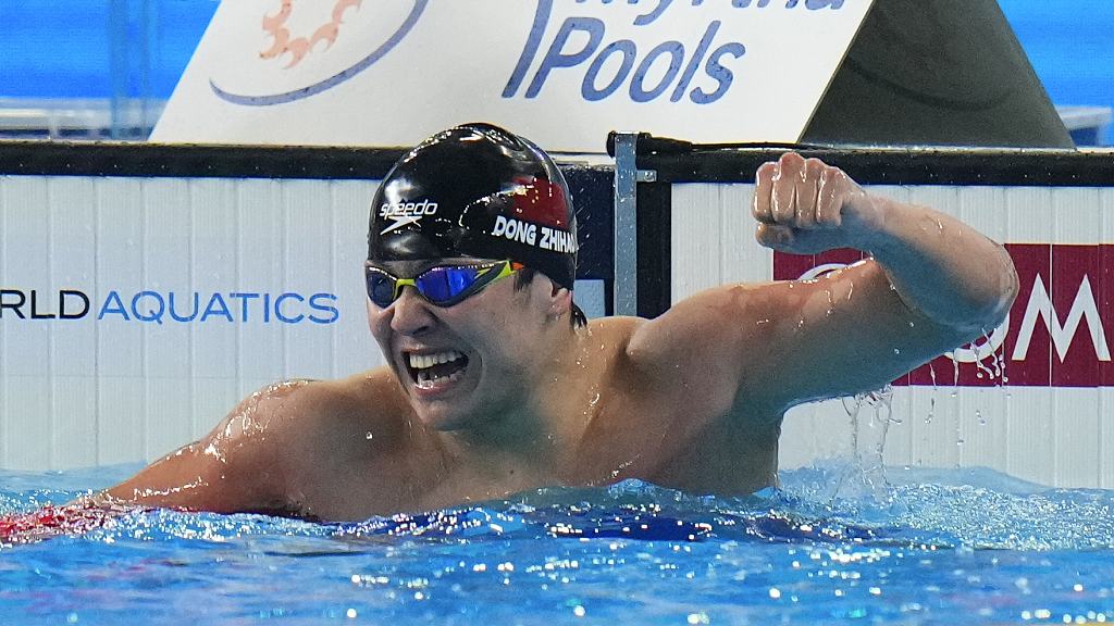 Chinese swimmers add another two golds at World Aquatics Championships