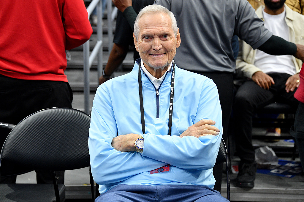 Jerry West, executive board member and consultant of the Los Angeles Clippers, looks on during the game against the Phoenix Suns at Crypto.com Arena in Los Angeles, California, April 23, 2023. /CFP