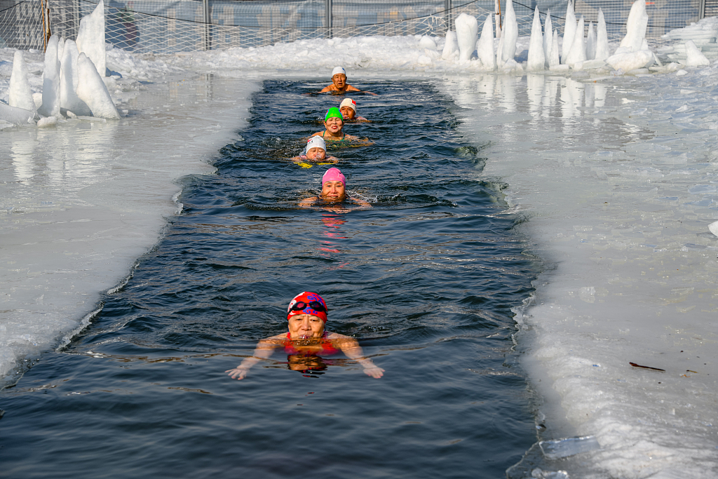 A group of winter swimmers braved the cold in Shenyang, Liaoning Province, February 16, 2024. /CFP