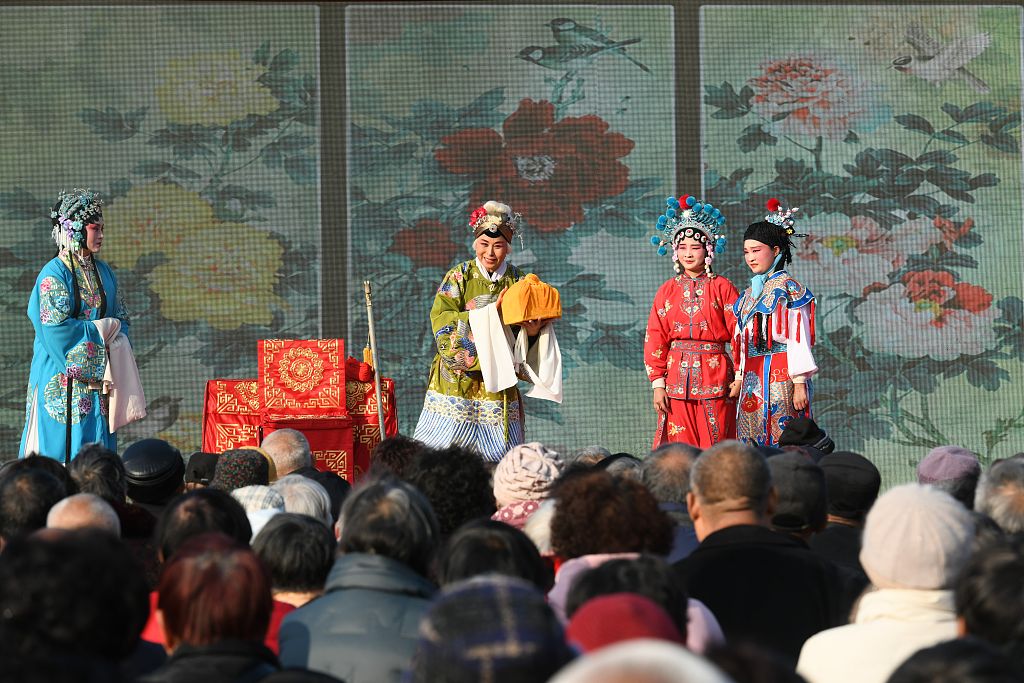 A photo taken on February 17, 2024 shows a traditional Chinese opera performance taking place at Qinghe Square in Fuyang City, Anhui Province, China. /CFP