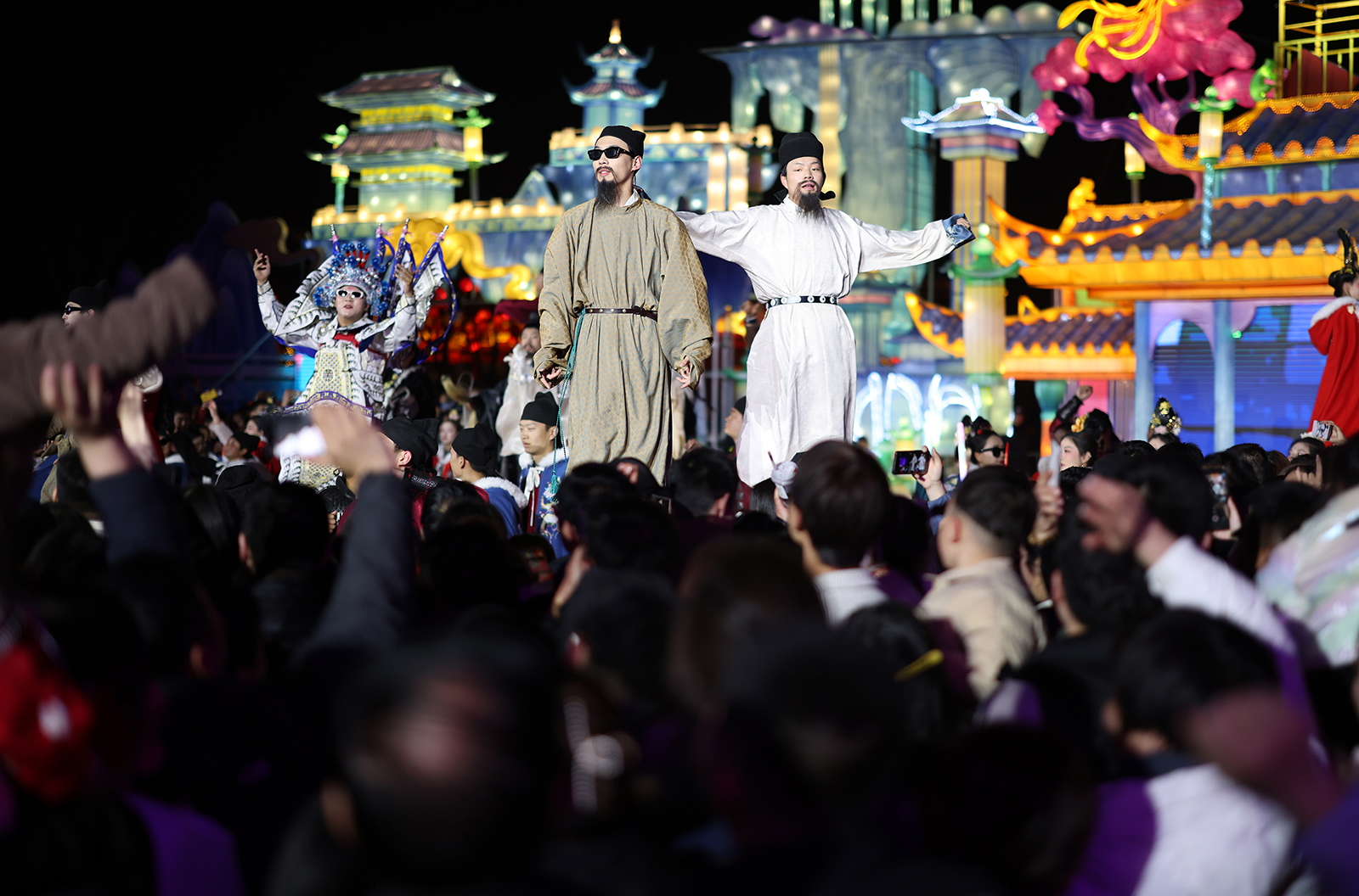 Actors dressed in ancient-style costumes perform during the Spring Festival holiday in Luoyang, Henan Province on February 17, 2024. /IC