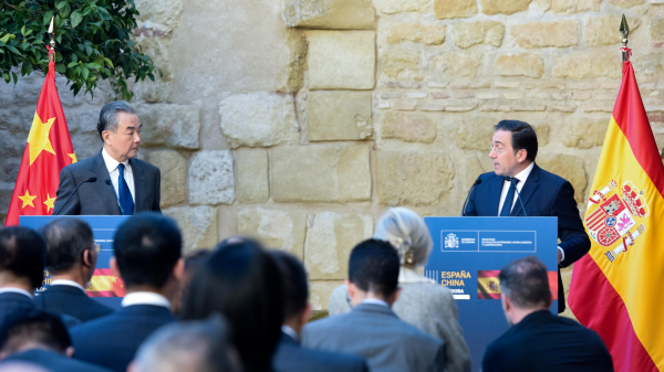 Chinese Foreign Minister Wang Yi (L), also a member of the Political Bureau of the Communist Party of China Central Committee, and Spanish Foreign Minister Jose Manuel Albares Bueno speak to reporters in Cordoba in southern Spain, February 18, 2024. /Chinese Foreign Ministry