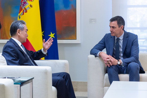 Spanish Prime Minister Pedro Sanchez (R) holds talks with Chinese Foreign Minister Wang Yi in Madrid, Spain, February 19, 2024. /Chinese Foreign Ministry