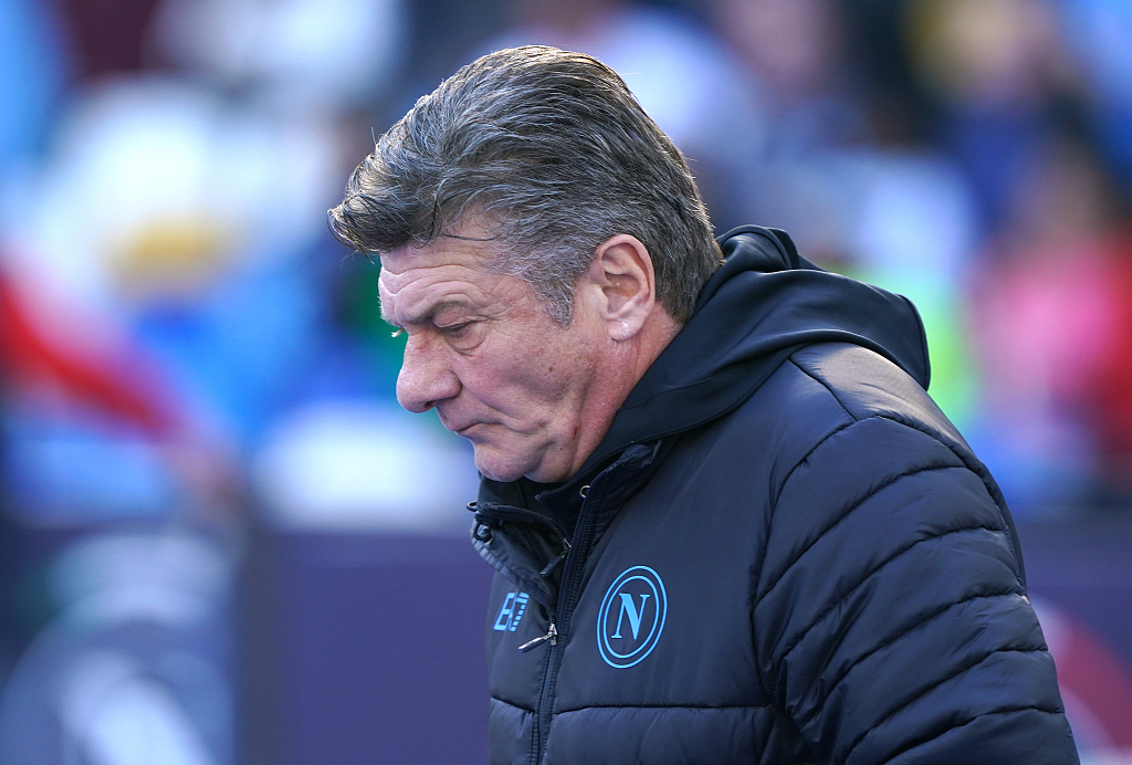 Walter Mazzarri, manager of Napoli, looks on during the Serie A game against Geona at the Diego Armando Maradona Stadium in Naples, Italy, February 17, 2024. /CFP