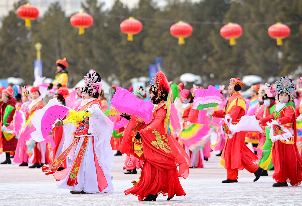 Dance troupes gather to show off their Yangge dance skills in Hulunbuir, north China's Inner Mongolia Autonomous Region, on February 19, 2024. /CFP