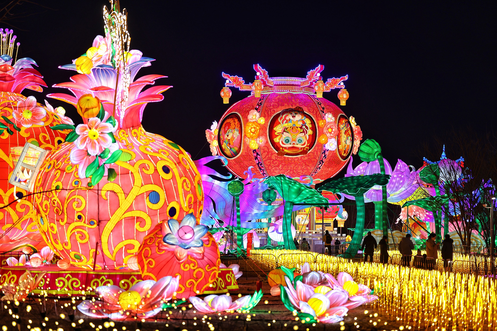 A lantern fair featuring Zigong lanterns is held at Wenyu River Park in Beijing on February 2, 2024. /IC