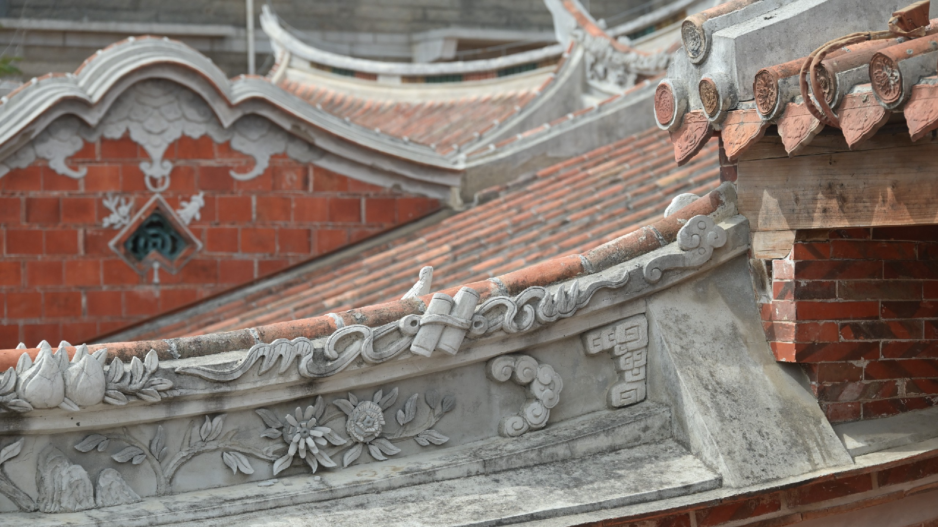 Ancient village impresses visitors with range of architectural styles ...
