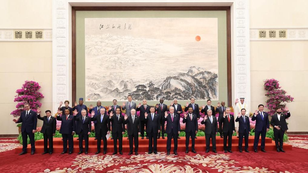 Chinese President Xi Jinping poses for a group photo with distinguished guests attending the third Belt and Road Forum for International Cooperation at the Great Hall of the People in Beijing, capital of China, October 18, 2023. /Xinhua