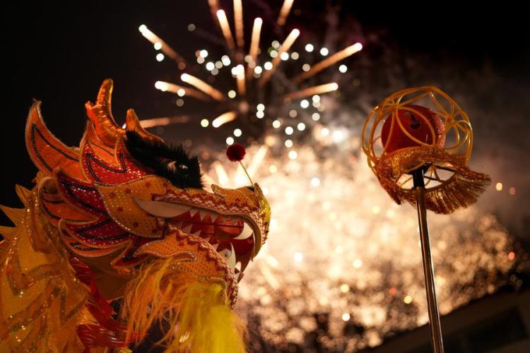 Performers engage in a dragon dance, during the Qiantong Lantern Festival Parade in Qiantong Town, Ninghai County, east China's Zhejiang Province, February 23, 2024. /Xinhua