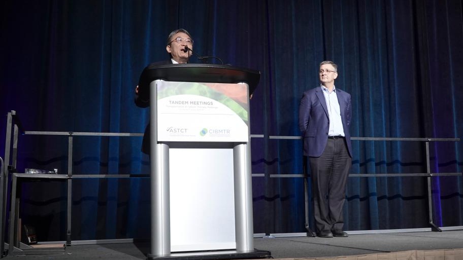 Huang Xiaojun speaks after receiving the annual CIBMTR Distinguished Service Award during the 2024 Tandem Meetings in San Antonio, Texas, the U.S., February 23, 2024. /Xinhua