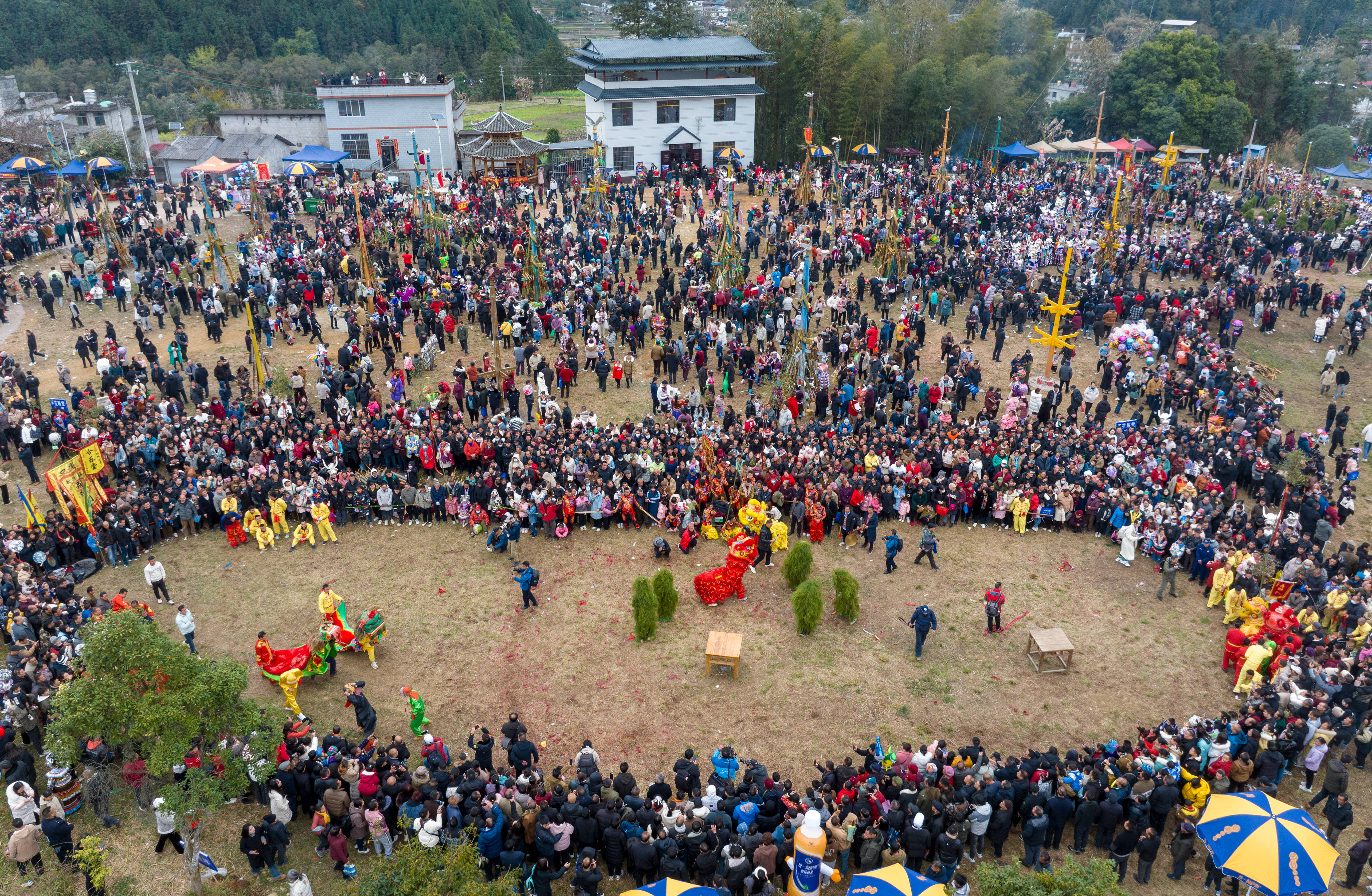 The Lusheng Caitang, a traditional Miao dance that features lusheng accompaniment, is performed during the Gulong Pohui Festival in Rongshui Miao Autonomous County, Liuzhou City, south China's Guangxi Zhuang Autonomous Region on February 25, 2024. /IC