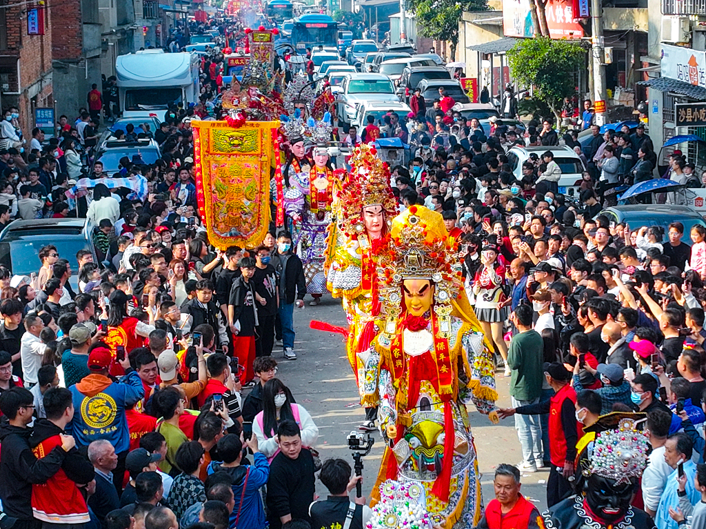 The Youshen parade in the Changle District of Fuzhou City in Fujian Province attracted many visitors to appreciate the deities and pray for good luck on February 15, 2024. /CFP