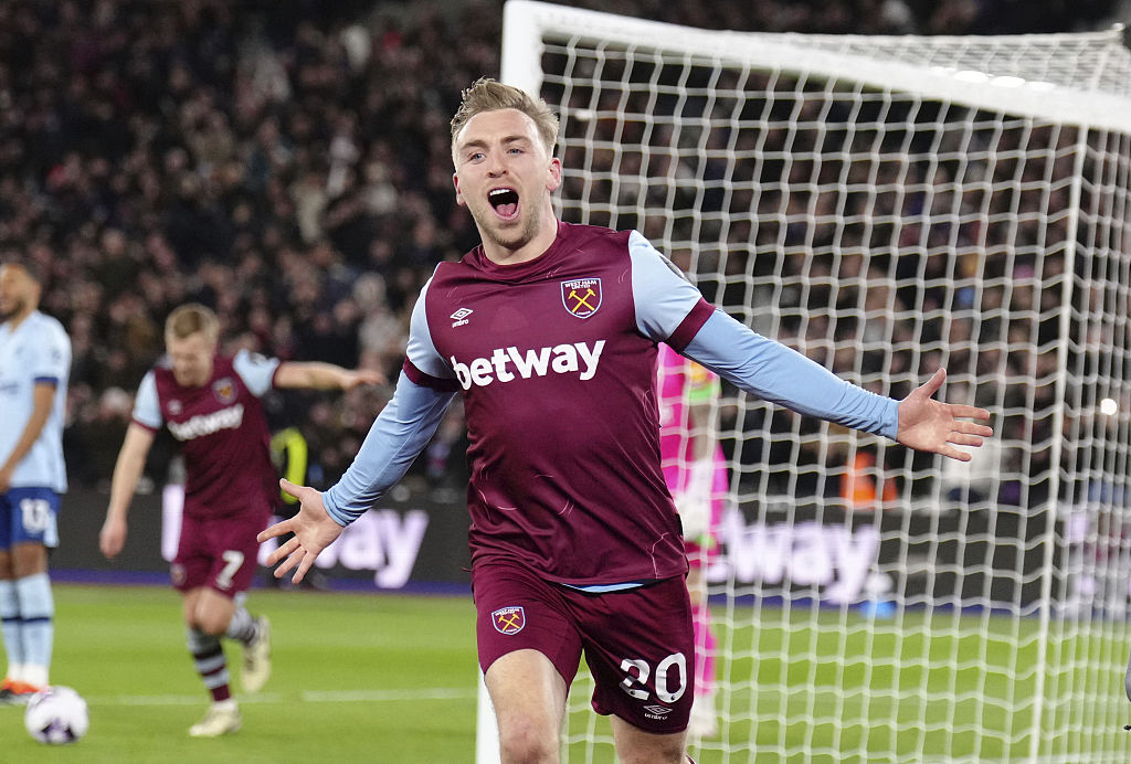 Jarrod Bowen (#20) of West Ham United celebrates after scoring a goal in the Premier League game against Brentford at the London Stadium in London, England, February 26, 2024. /CFP