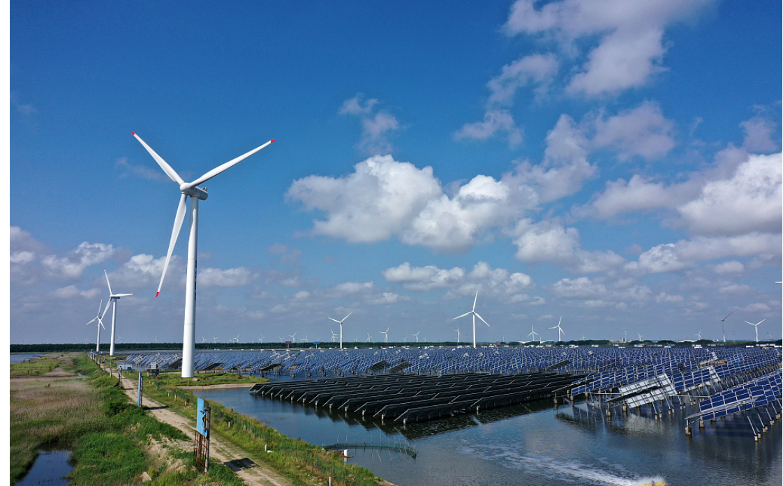 The wind and solar power facilities in Dongtai, China's Jiangsu Province. /Xinhua