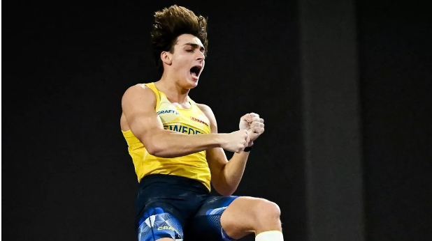 Armand Duplantis of Sweden competes in the men's pole vault final at the World Athletics Indoor Championships in Glasgow, Scotland, March 3, 2024. /CFP