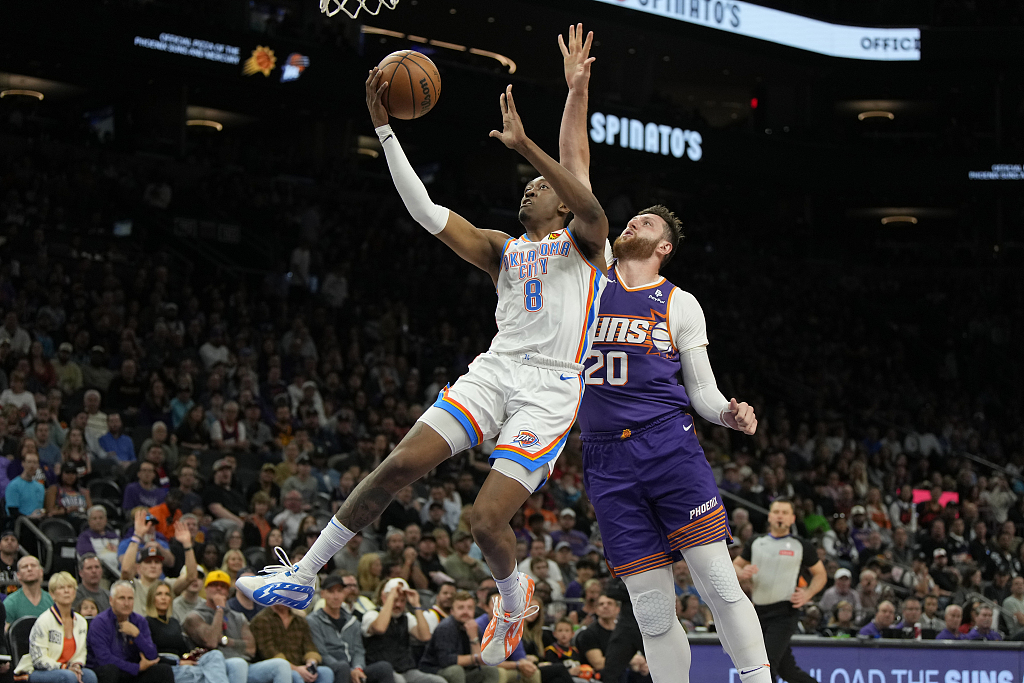Jalen Williams (#8) of the Oklahoma City Thunder drives toward the rim in the game against the Phoenix Suns at Footprint Center in Phoenix, Arizona, March 3, 2024. /CFP
