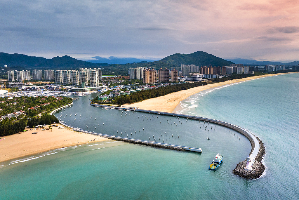 An aerial view shows the clear waters and golden sands of the coastline at Qingshui Bay in Lingshui, Hainan Province on March 1, 2024. /CFP