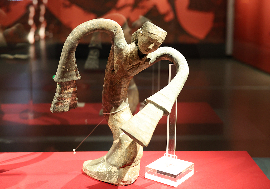 A terracotta figurine of a female dancer, unearthed from a tomb in Xuzhou, is on display at Zhangzhou Museum in Fujian Province, March 3, 2024. /CFP
