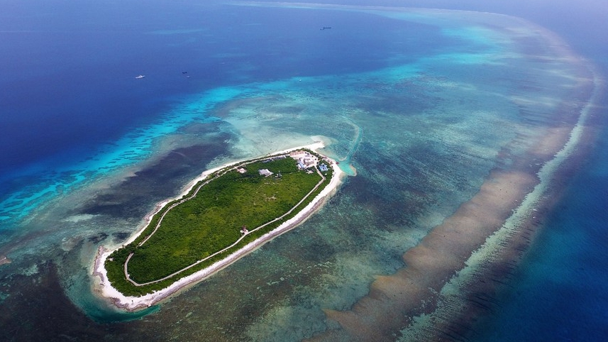 Aerial photo shows the Jinqing Island of Yongle Islands, located in the Xisha Islands, in south China's Hainan Province, April 23, 2017. /Xinhua