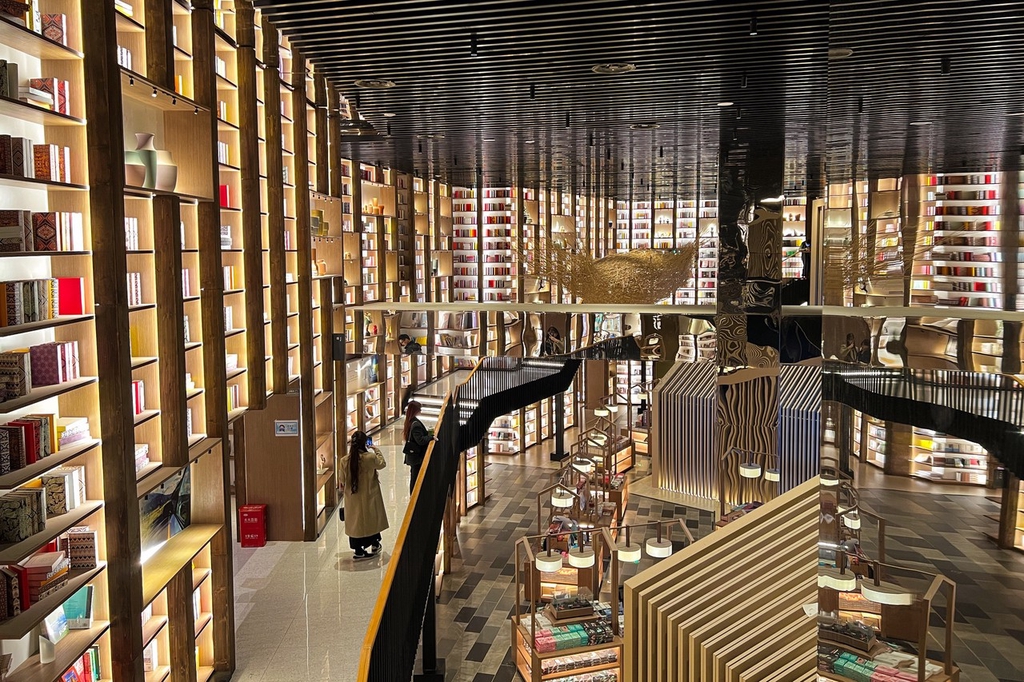 A photo shows the vast interior of the Village Book Store in Zhengzhou, Henan Province, March 6, 2024. /IC