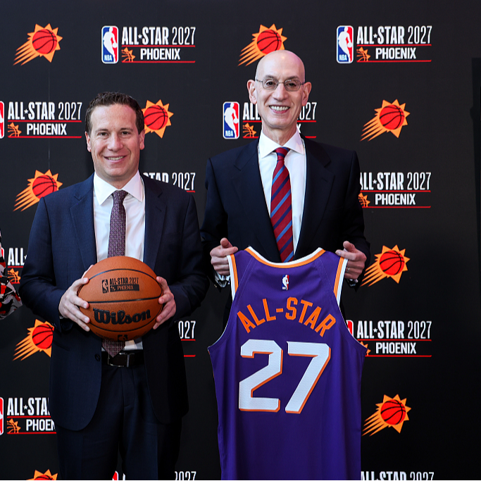 Mat Ishbia (L), owner of the Phoenix Suns, and the NBA Commissioner Adam Silver, attend the press conference at Footprint Center in Phoenix, Arizona, March 7, 2024. /CFP