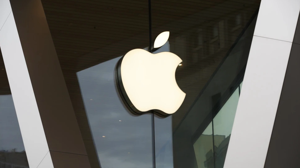 An Apple logo adorns the facade of the downtown Brooklyn Apple store in New York, U.S., March 14, 2020. /AP