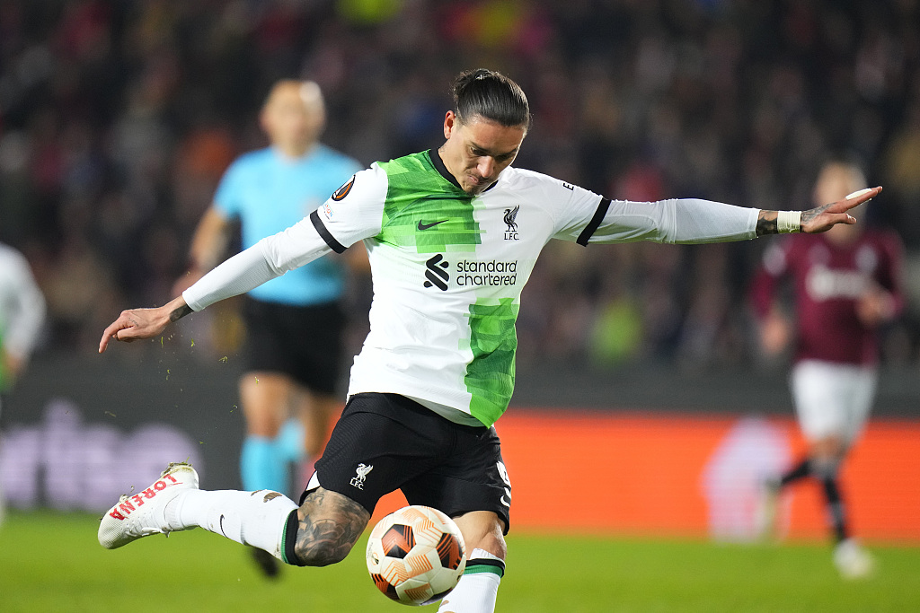 Liverpool's Darwin Nunez attempts a shot during their clash with Sparta Praha at the Epet Arena in Prague, Czech Republic, March 7, 2024. /CFP