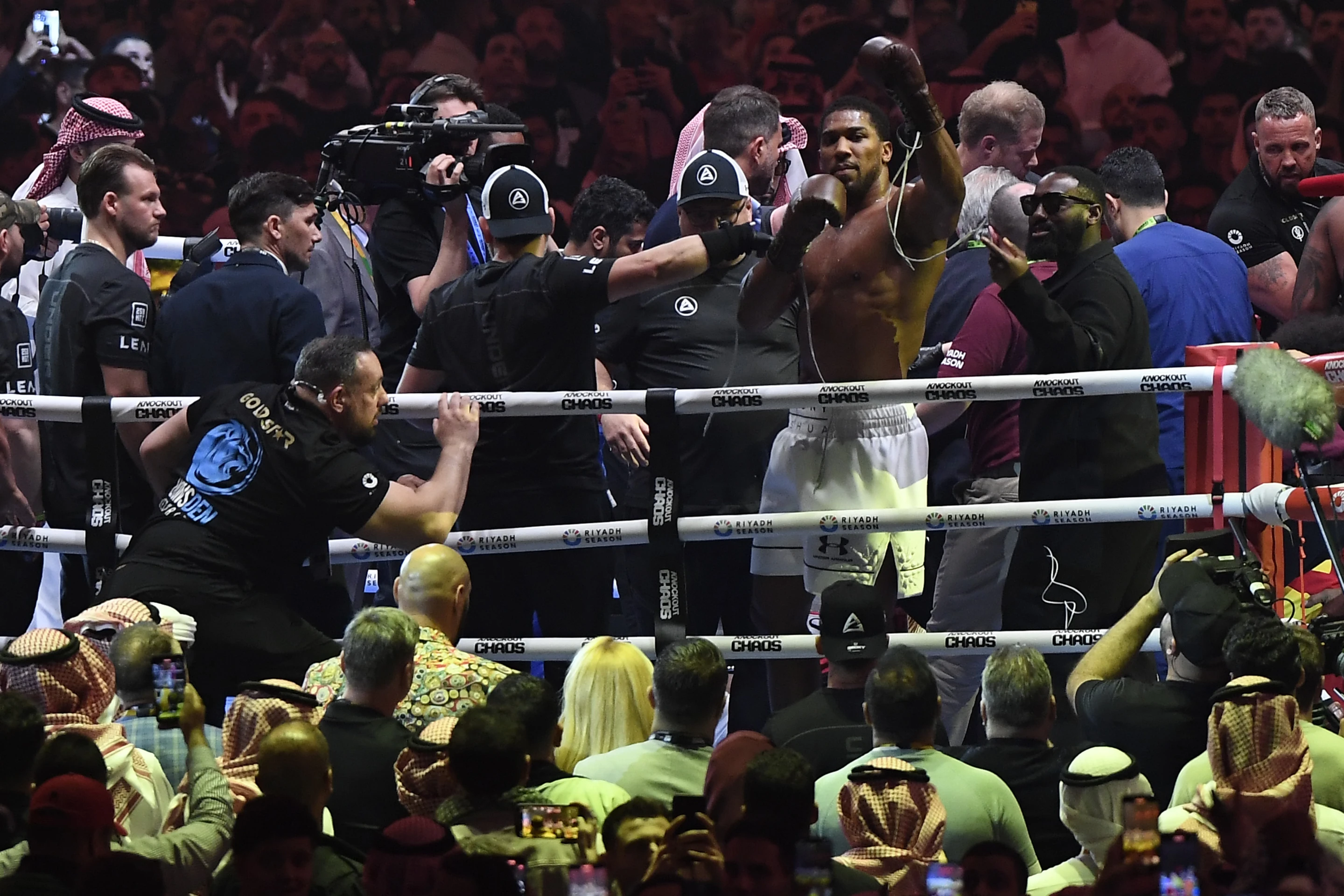Anthony Joshua of Britain celebrates after beating Francis Ngannou of France in a heavyweight fight in Riyadh, Saudi Arabi, March 8, 2024. /AP