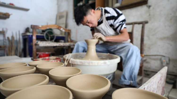 Yazhou pottery, Guizhou's time-honored craft - CGTN