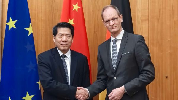 Special Representative of the Chinese Government on Eurasian Affairs Li Hui (L) shakes hands with Thomas Bagger, the state secretary of the Federal Foreign Office of Germany, in Germany, March 9, 2024. /Chinese Foreign Ministry