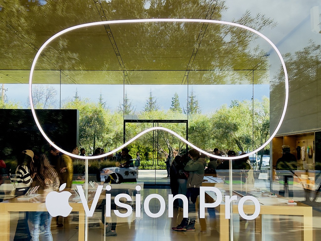 The products of Apple's Vision Pro are on sale at the Apple Store in Cupertino of California, U.S., February 2, 2024. /CFP