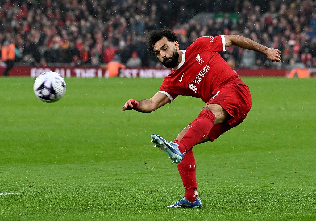 Mohamed Salah of Liverpool passes in the Premier League game against Manchester City at Anfield in Liverpool, England, March 10, 2024. /CFP