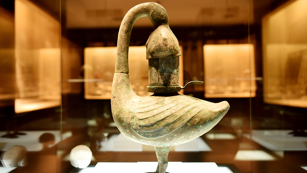 2,000-year-old goose-shaped bronze lamp shines in Shanxi museum 