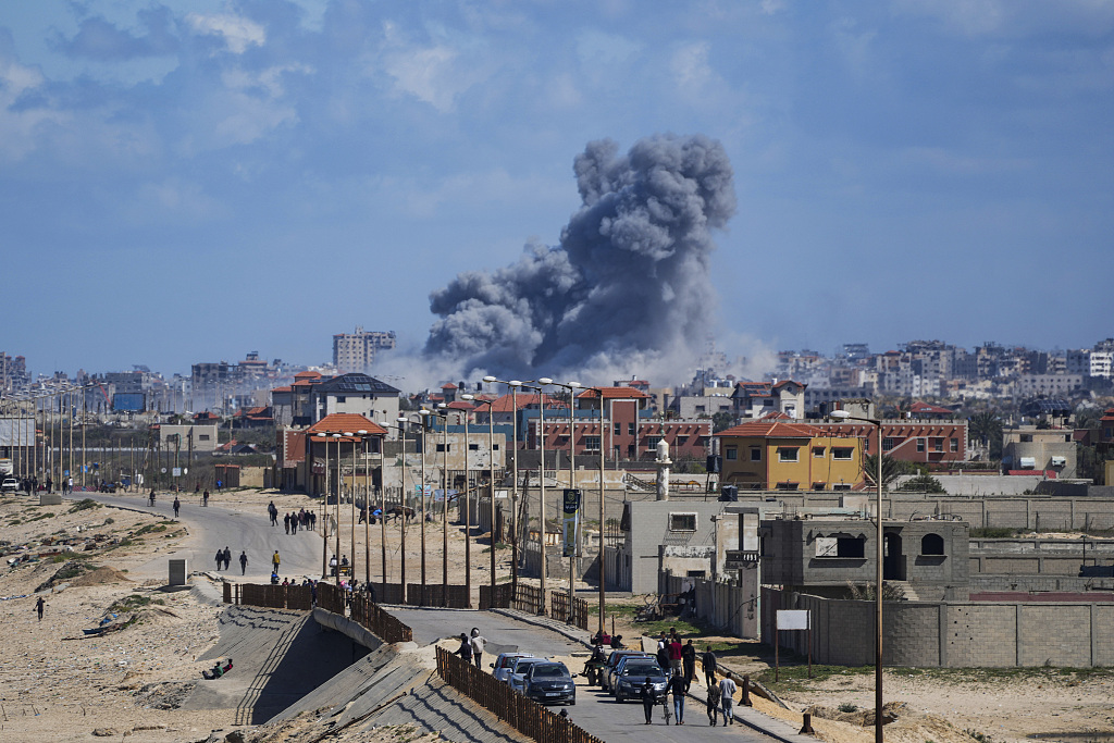 Smoke rises following an Israeli airstrike in the central Gaza Strip, March 15, 2024. /CFP