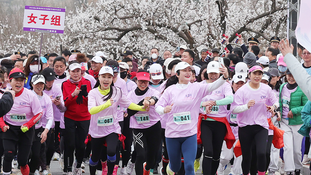 Sports in spring: Marathons across China over the weekend