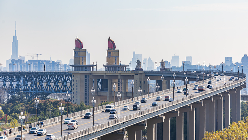 Live: A look at the view of China's Nanjing Yangtze River Bridge – Ep. 3