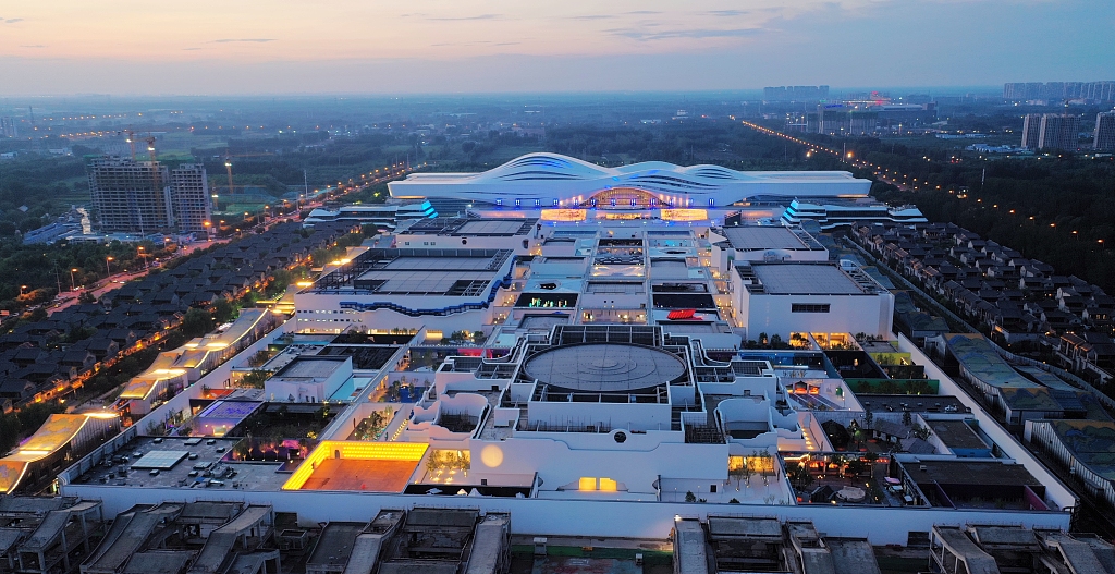 A file photo shows a bird's-eye night view of the Unique Dream of Red Mansion theater complex in Langfang, Hebei Province. /CFP