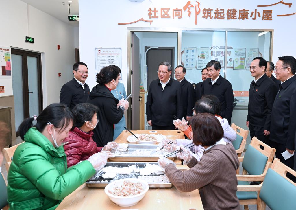 Chinese Premier Li Qiang visits a community in Fuzhou, southeast China's Fujian Province, March 18, 2024. /Xinhua