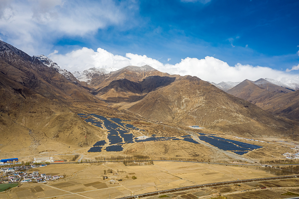 Solar panels are installed in southwest China's Xizang Autonomous Region. /CFP