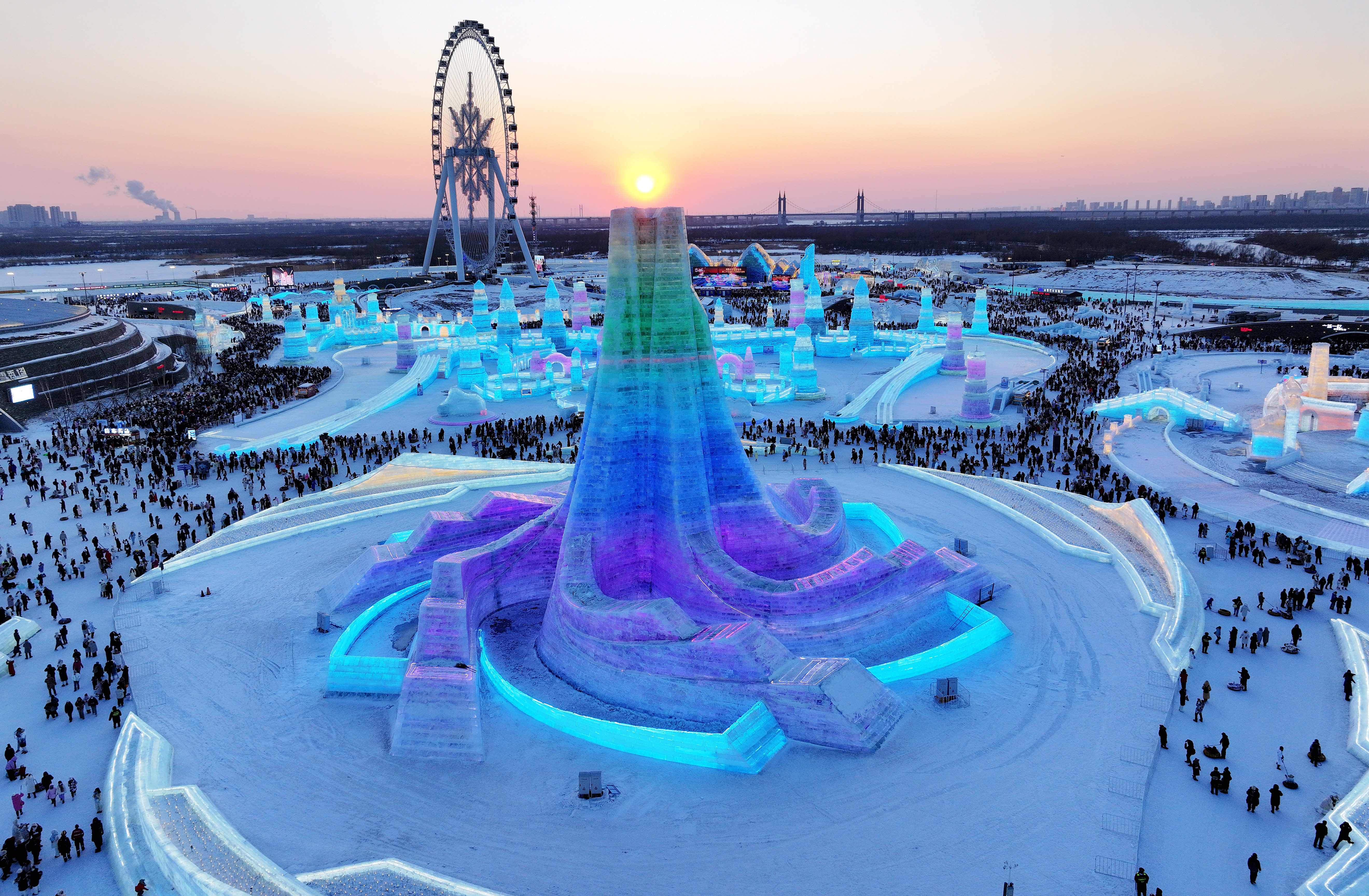 A bird's-eye-view photo of the Harbin Ice and Snow World is taken on February 15, 2024 in northeast China's Heilongjiang Province. /IC
