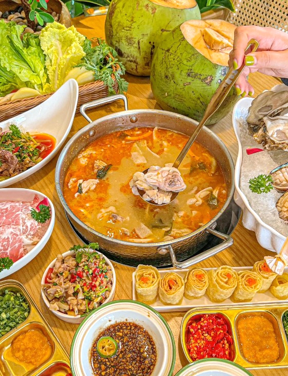 Sour and spicy Zaopocu hotpot in Hainan /Photo provided to CGTN