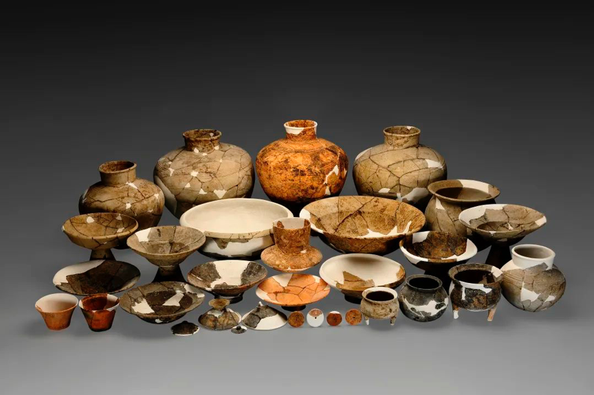 Relics unearthed at the Qujialing Neolithic site in Jingmen City, Hubei Province. /Courtesy of National Cultural Heritage Administration
