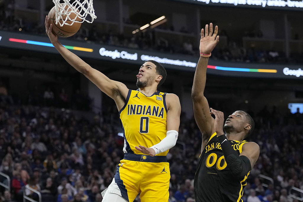 Tyrese Haliburton (#0) of the Indiana Pacers drives toward the rim in the game against the Golden State Warriors at the Chase Center in San Francisco, California, March 22, 2024. /CFP