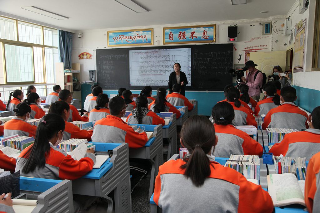 Students attend classes at Lhasa Second Senior High School in Lhasa, capital of southwest China's Xizang Autonomous Region, June 1, 2021. /CFP