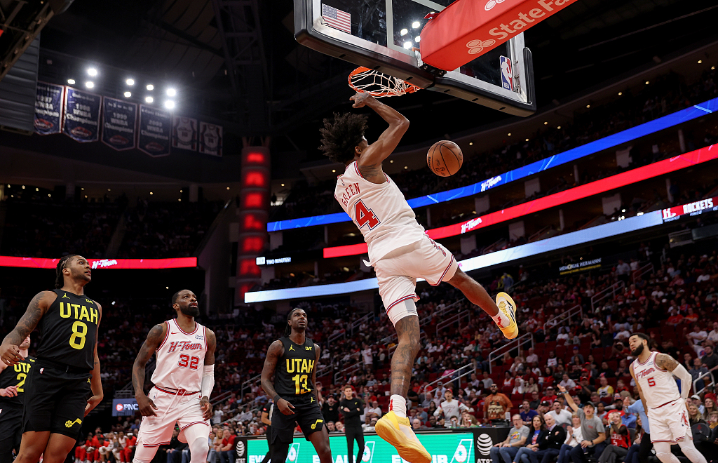 Jalen Green (#4) of the Houston Rockets dunks in the game against the Utah Jazz at the Toyota Center in Houston, Texas, March 23, 2024. /CFP