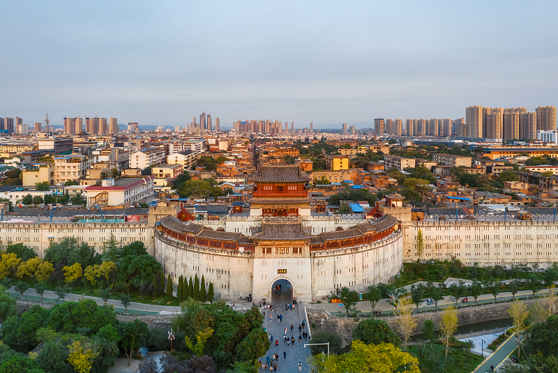 A panoramic view of the ancient city of Luoyang, Henan Province. /CFP