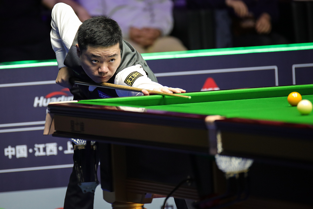 China's Ding Junhui in actions during the snooker World Open final in Shangrao, east China's Jiangxi Province, March 24, 2024. /CFP