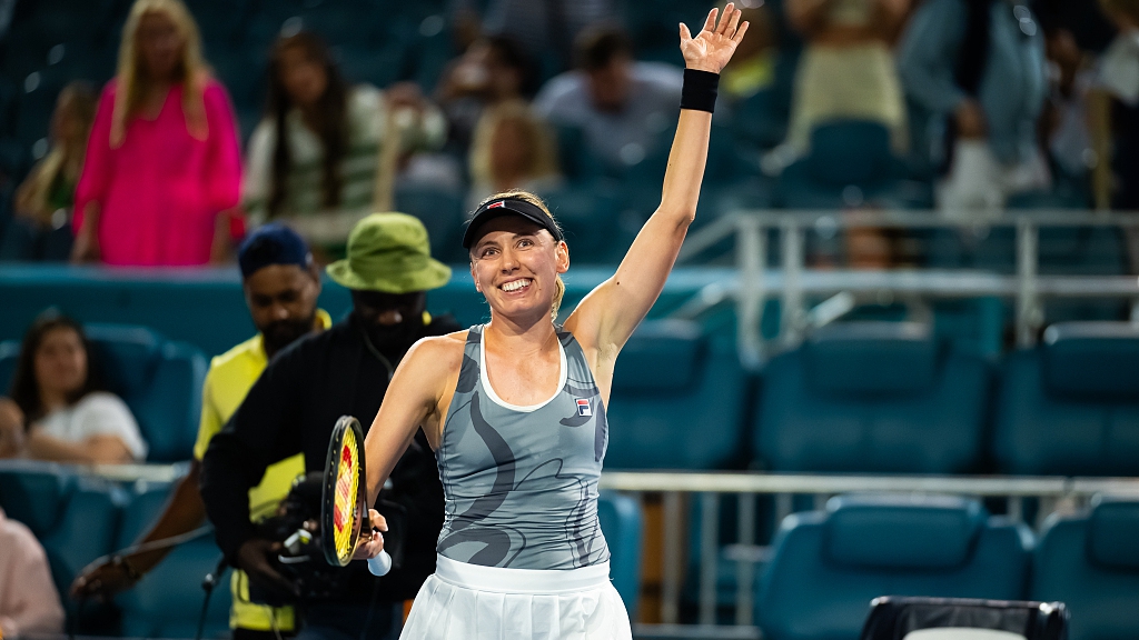 Ekaterina Alexandrova reacts to defeating Iga Swiatek in the fourth round of the Miami Open at Hard Rock Stadium in Miami Gardens, U.S., March 25, 2024. /CFP