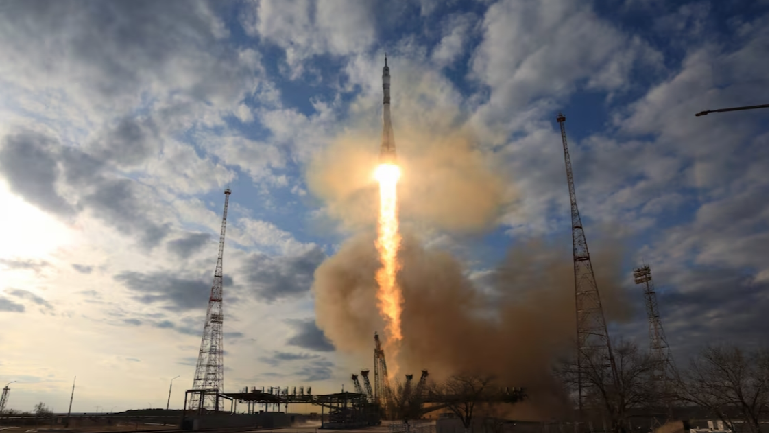 The Soyuz MS-25 spacecraft carrying the crew formed of NASA astronaut Tracy Dyson, Roscosmos cosmonaut Oleg Novitskiy and spaceflight participant Marina Vasilevskaya of Belarus blasts off to the International Space Station (ISS) from the launchpad at the Baikonur Cosmodrome, Kazakhstan, March 23, 2024. /Reuters
