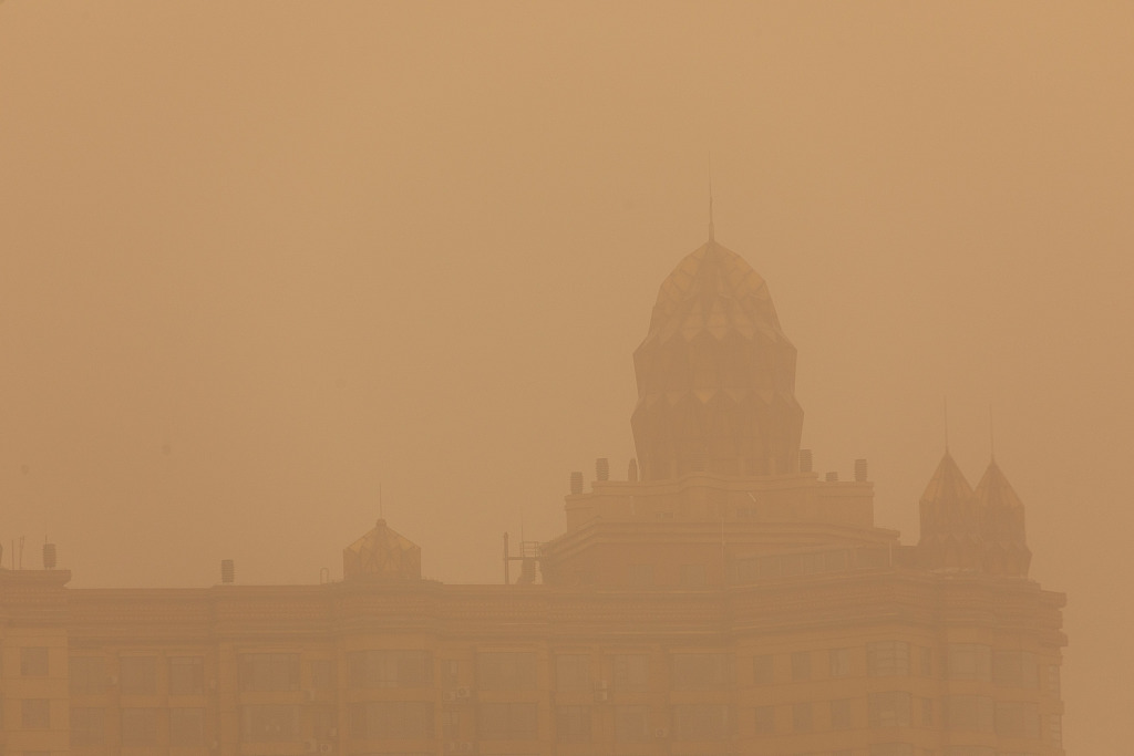 Sandstorms hit Jilin City, northeast China's Jilin Province, March 28, 2024. /CFP